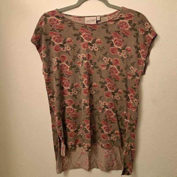 Dantelle Floral T-Shirt Size Medium - Picture 1 of 2
